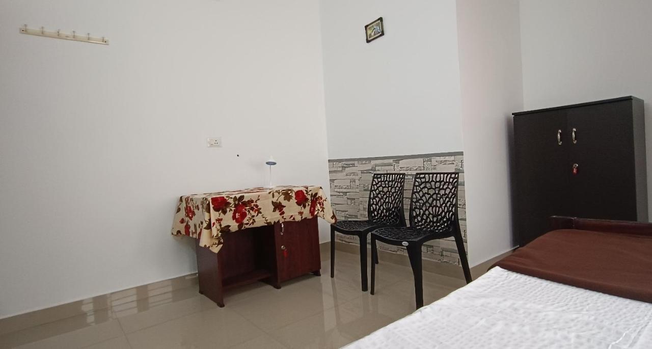 Prakriti Homestay Fortkochi Air Conditioned Rooms المظهر الخارجي الصورة
